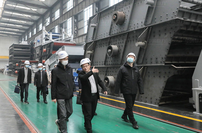 調研智能化一體生產車間.jpg 調研智能化一體生產車間.jpg