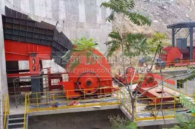 錘式破石機使用現場