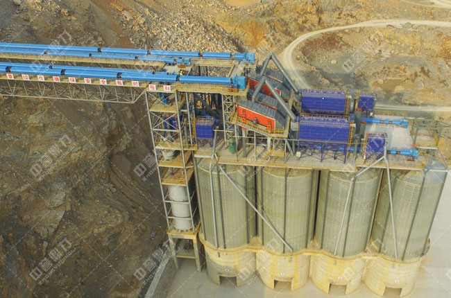 春江水泥時產1500噸骨料生產線料倉 春江水泥時產1500噸骨料生產線料倉