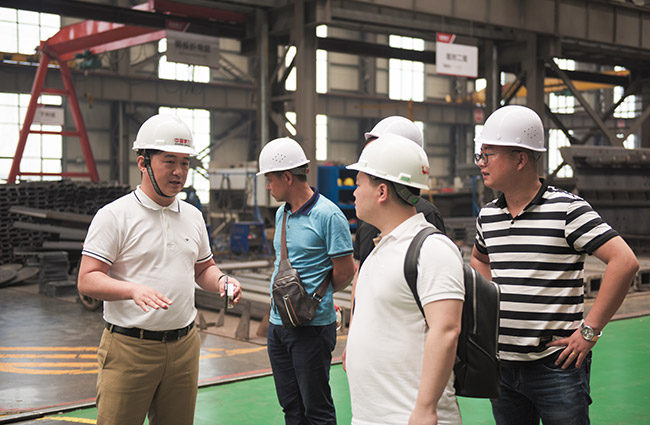 參觀中譽鼎力智能化一體生產車間