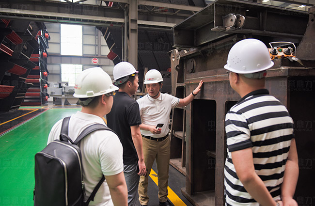 參觀中譽鼎力智能化一體生產車間